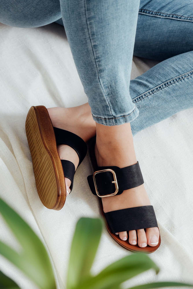 Doti Black Buckle Slide