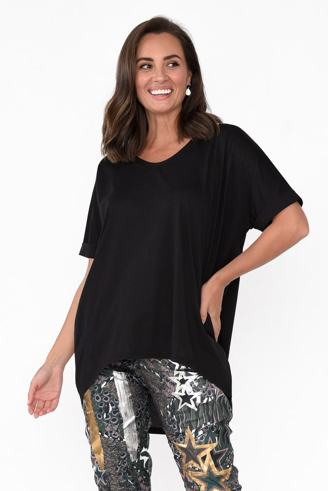 Emiko Black Drape Cotton Top neckline_V Neck 