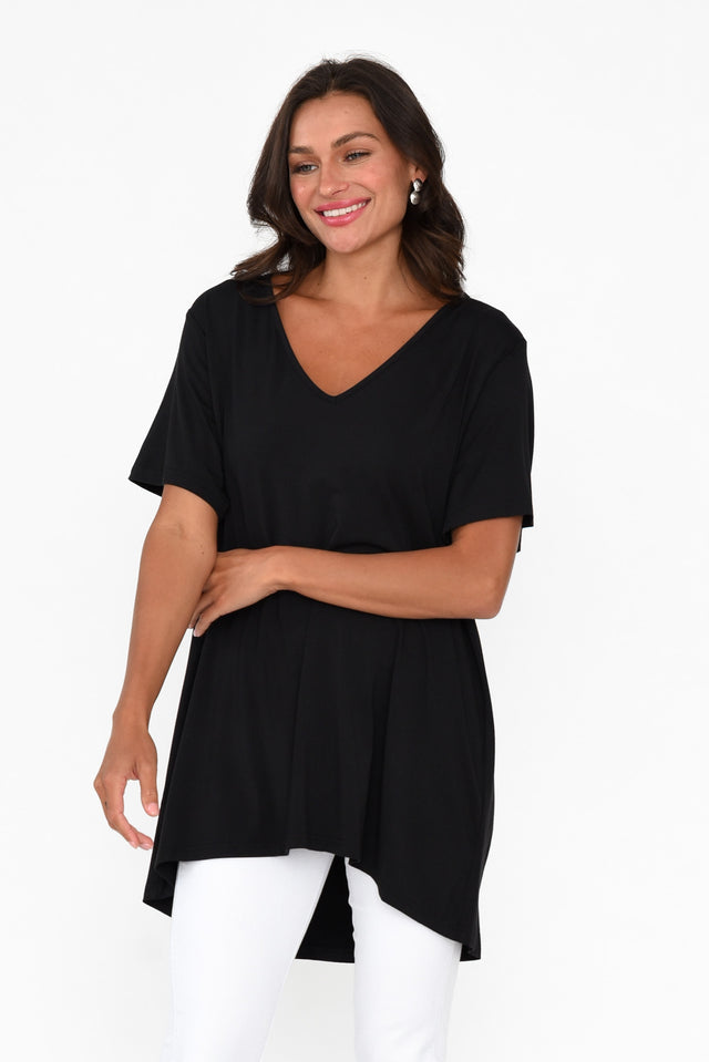 Novella Black Bamboo Top neckline_V Neck 